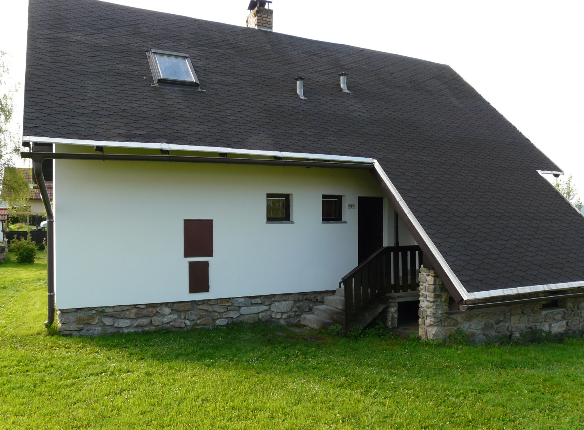 Zijkant huis bij Lipnomeer, Moldau, Zuid-Bohemen